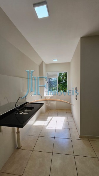 Apartamento à venda com 2 quartos, 43m² - Foto 2